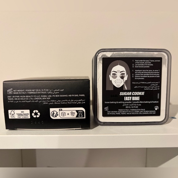 HUDA BEAUTY EASY BAKE BLURRING LOOSE SETTING POWDER IN SUGAR COOKIE NWT! - Picture 2 of 3